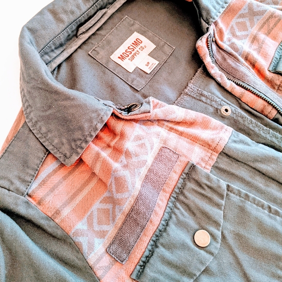 Light Weight Blue Gray Jacket w Coral Aztec Print - Picture 3 of 10